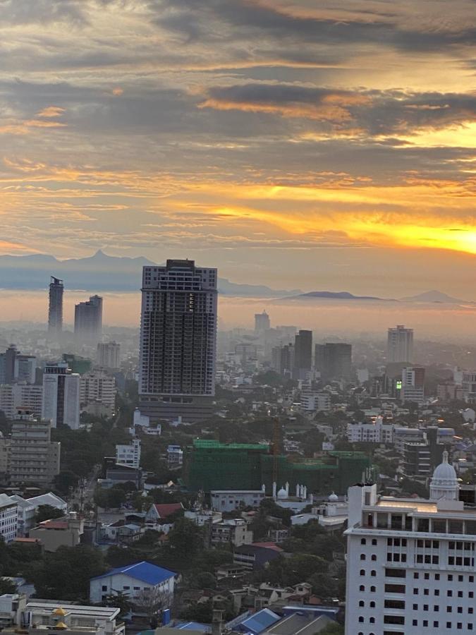 Altair - View, Location, Ultra Luxury! Apartment Colombo